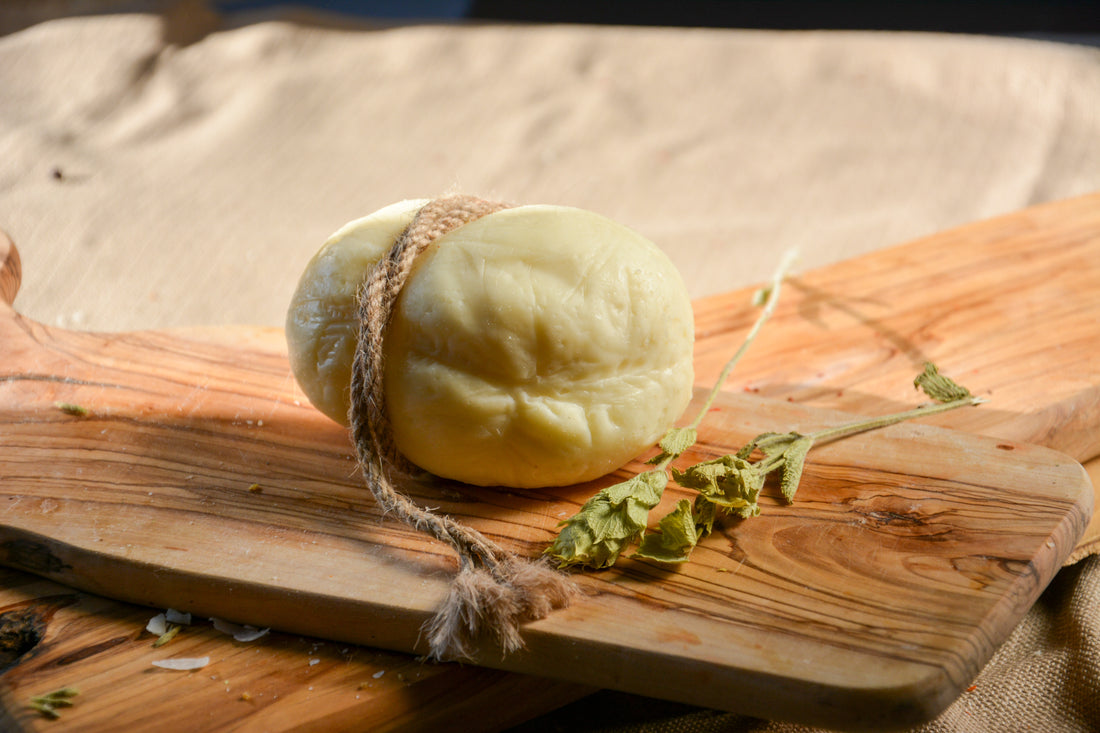 SCAMORZA PEYNİRİ ( MANDA SÜTÜNDEN )