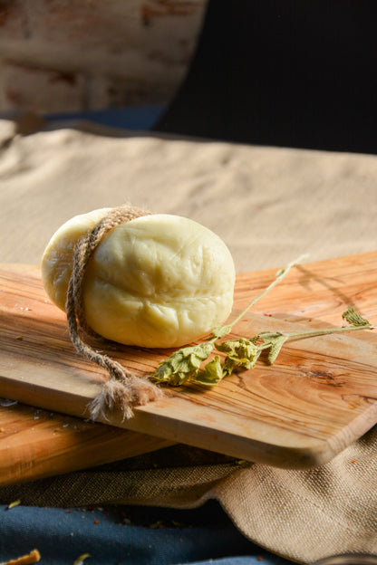 SCAMORZA PEYNİRİ ( MANDA SÜTÜNDEN )