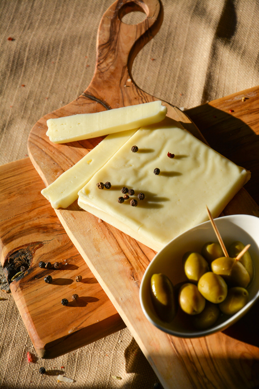 MANDA SÜTÜNDEN BEYAZ PEYNİR